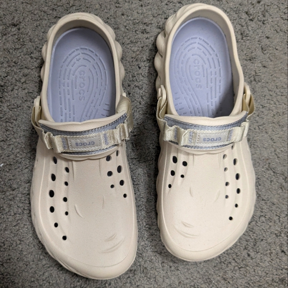 CROCS 11